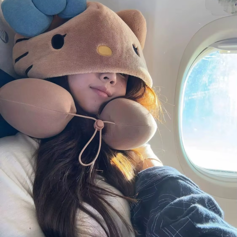 Hello Kitty Hooded Pillow Neck - Tech Accessories For Travel recension och pris