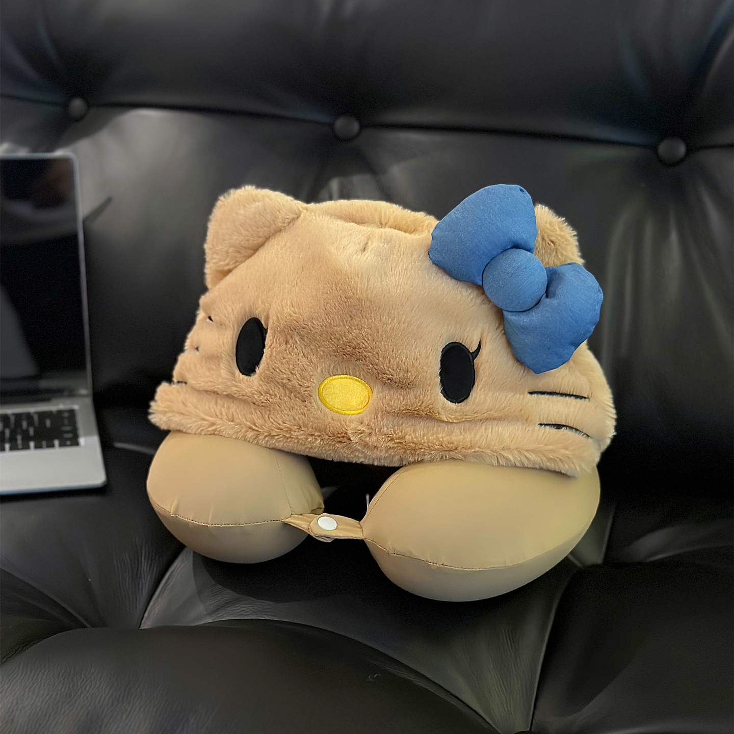 Hello Kitty Hooded Pillow Neck - Tech Accessories For Travel recension och pris